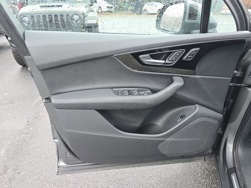 Used 2017 Audi Q7 3.0T Premium Plus w/ Premium Plus Package image 21