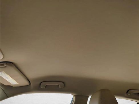 Used 2011 Chrysler 300 Limited image 12