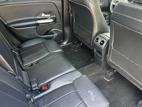 Used 2021 Mercedes-Benz GLB 250 4MATIC image 29