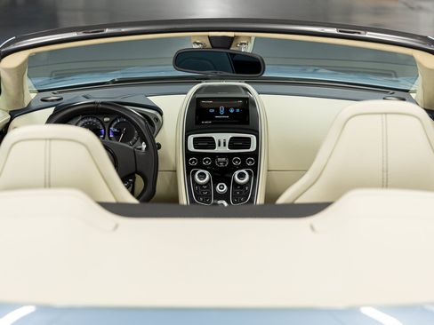 Used 2016 Aston Martin Vanquish Volante RWD image 30