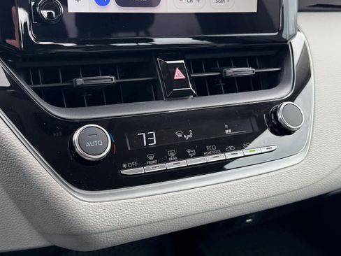 Used 2025 Toyota Corolla LE image 18