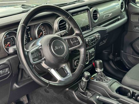Used 2020 Jeep Gladiator Overland AWD/4WD image 12