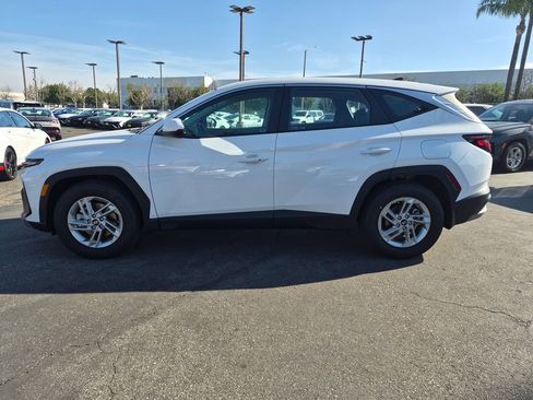 Used 2025 Hyundai Tucson SE image 4