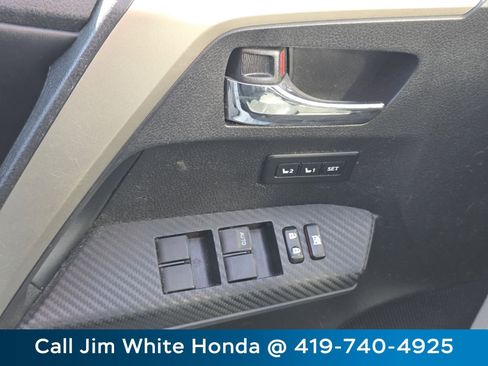 Used 2014 Toyota RAV4 Limited w/ Technology Package AWD/4WD image 14