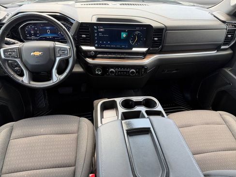 Used 2022 Chevrolet Silverado 1500 LT AWD/4WD image 11