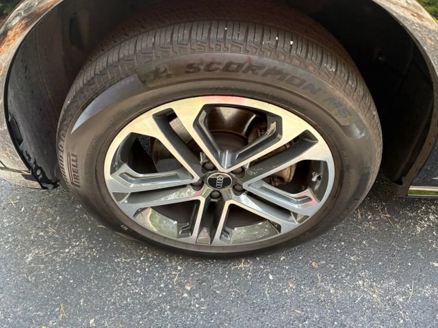 Certified 2025 Audi Q5 Premium w/ Premium Plus AWD/4WD image 5