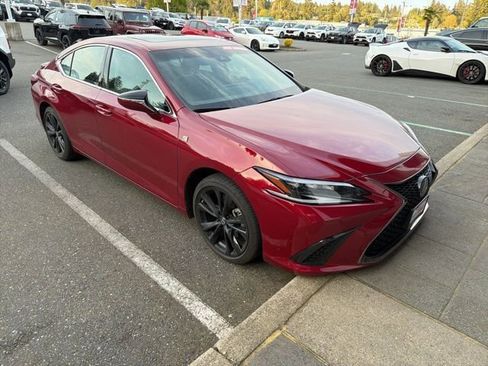 Used 2023 Lexus ES 300h w/ Premium Package image 5