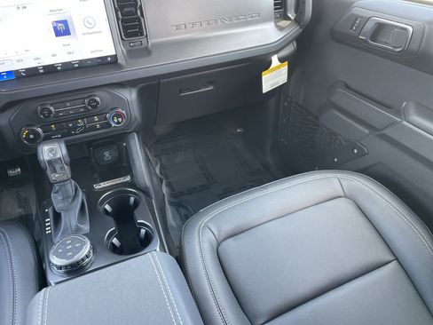 New 2025 Ford Bronco Badlands image 14