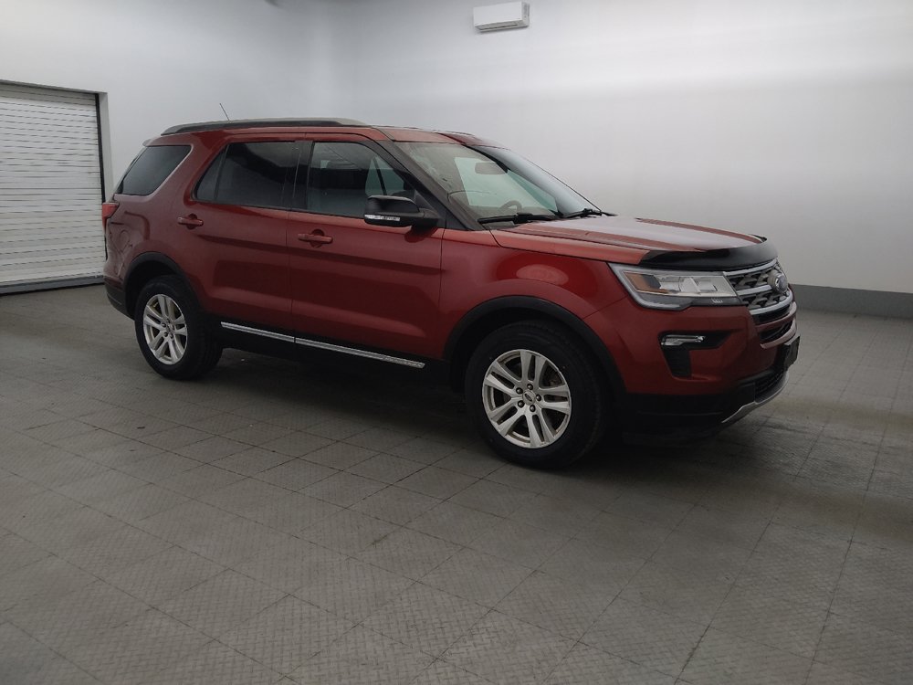 Used 2018 Ford Explorer XLT w/ Equipment Group 202A AWD/4WD image 11