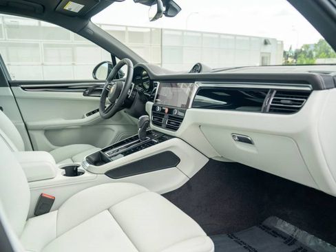 New 2026 Porsche Macan AWD/4WD image 25