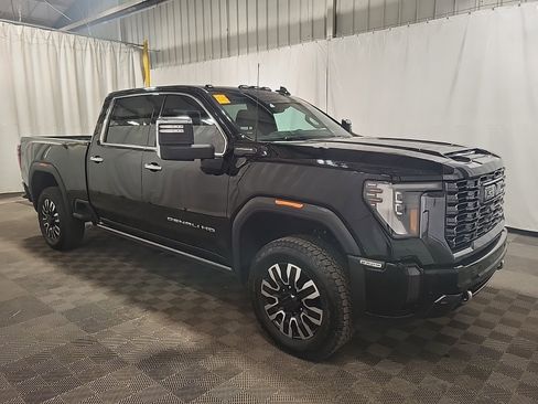 Used 2024 GMC Sierra 2500 Denali Ultimate AWD/4WD image 5