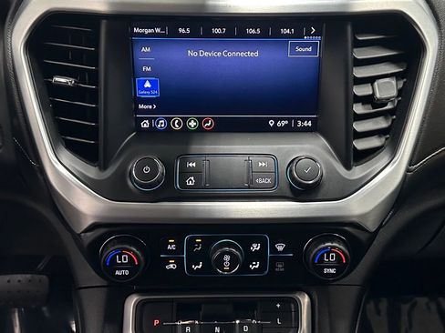 Used 2020 GMC Acadia SLE image 17