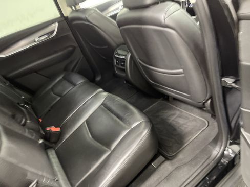 Used 2018 Cadillac XT5 Premium Luxury FWD image 22