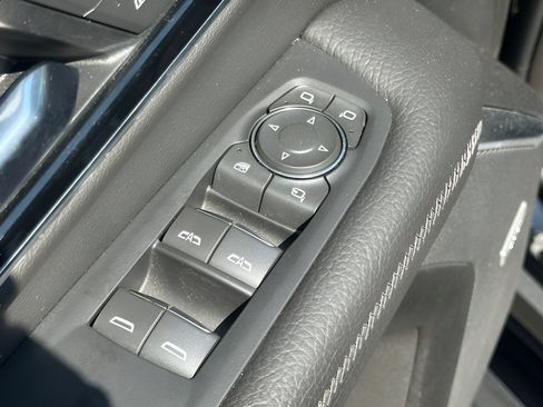 Used 2025 GMC Yukon XL Denali AWD/4WD image 24