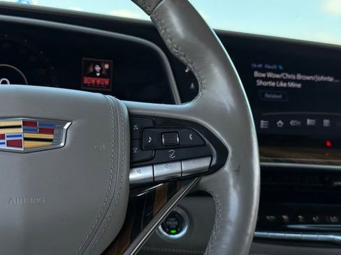 Used 2023 Cadillac Escalade ESV Premium Luxury Platinum AWD/4WD image 10