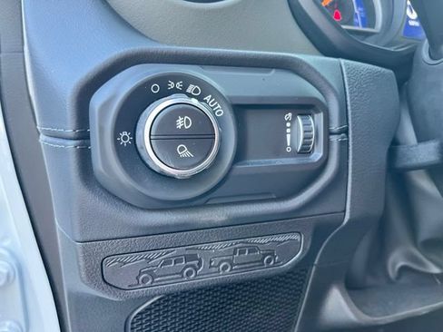 Used 2026 Jeep Gladiator Mojave AWD/4WD image 31