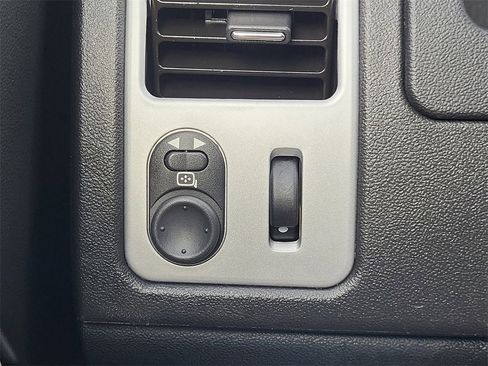 Used 2007 Pontiac Torrent 2WD w/ Preferred Package image 30