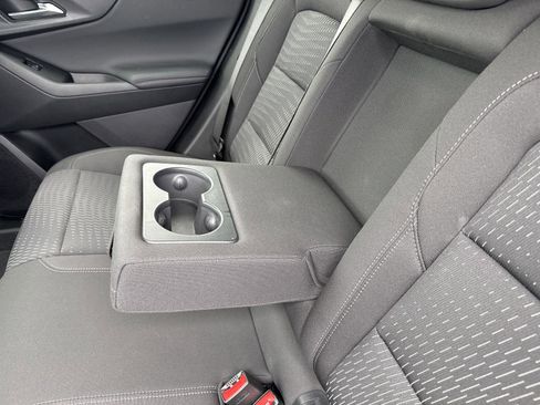 Used 2025 Chevrolet Equinox LT w/ Safety and Technology Package FWD image 9