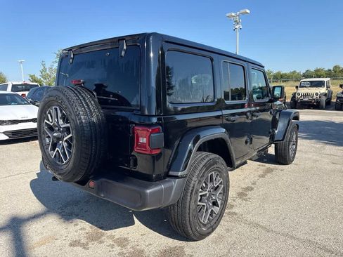 Used 2026 Jeep Wrangler Unlimited Sahara AWD/4WD image 5