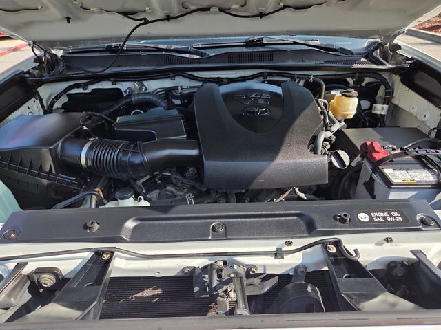 Used 2017 Toyota Tacoma SR5 w/ Tow Package RWD image 20