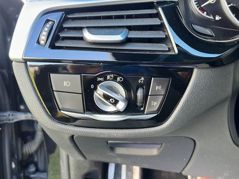 Used 2019 BMW 540i w/ M Sport Package RWD image 32