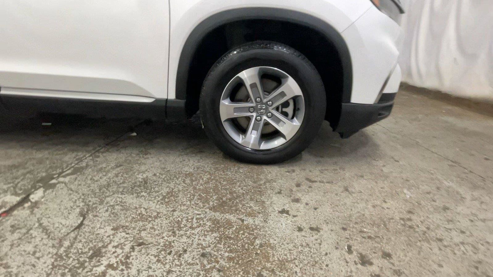 Certified 2025 Honda Pilot EX-L image 16