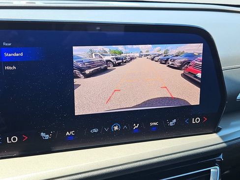 Certified 2025 Chevrolet Traverse LT AWD/4WD image 15