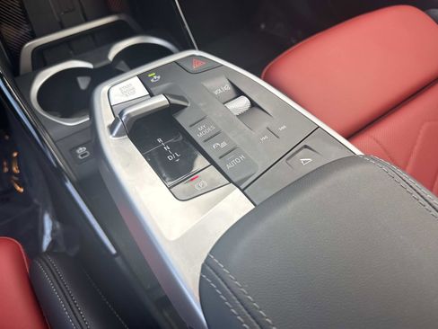 Used 2025 BMW X2 xDrive28i image 24
