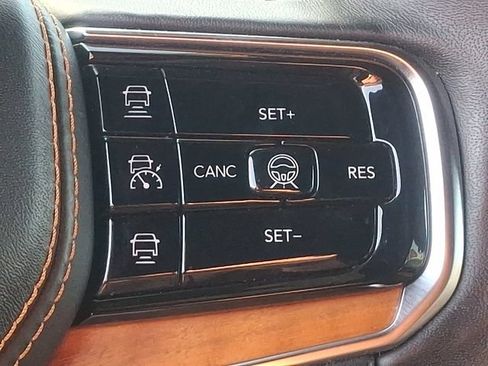 Used 2024 Jeep Grand Wagoneer L Series III AWD/4WD image 22