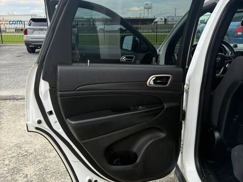 Used 2014 Jeep Grand Cherokee Laredo w/ Quick Order Package 23E RWD image 15