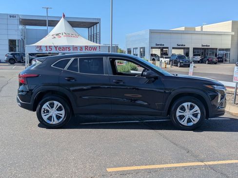 Used 2025 Chevrolet Trax LS FWD image 8