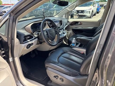 Used 2021 Chrysler Voyager Lxi FWD image 23