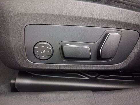 New 2026 BMW 330i Sedan w/ Premium Package RWD image 13