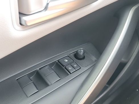 Certified 2023 Toyota Corolla SE FWD image 19