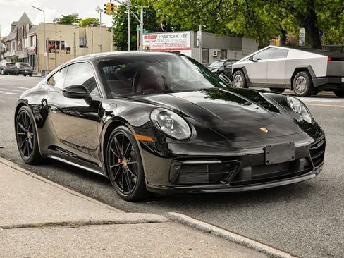 Used 2022 Porsche 911 Carrera 4S AWD/4WD image 3