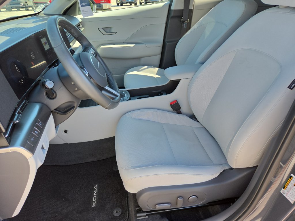 Certified 2024 Hyundai Kona SEL FWD image 11