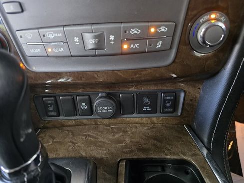 Used 2017 INFINITI QX80 2WD image 25