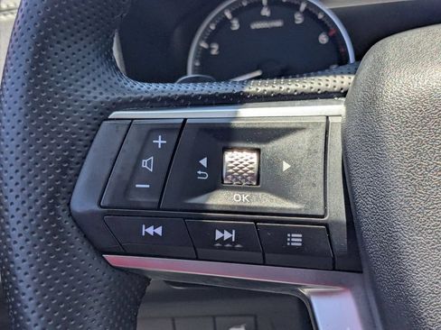Used 2025 Mitsubishi Outlander SE FWD image 21
