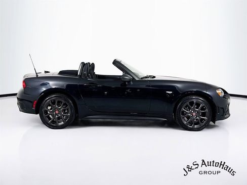 Used 2018 FIAT 124 Spider Abarth w/ Navigation & Sound Group image 8