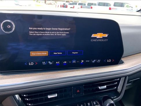 Used 2025 Chevrolet Tahoe High Country AWD/4WD image 67