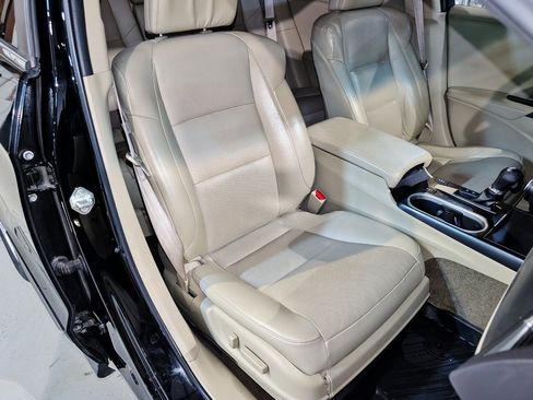 Used 2016 Acura RDX AWD w/ Technology Package image 34