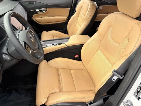 Used 2022 Volvo XC90 T8 Inscription w/ Lounge Package image 19