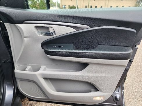 Used 2023 Honda Ridgeline RTL-E image 10