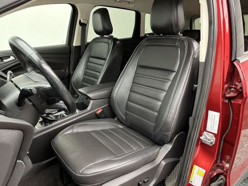 Used 2019 Ford Escape Titanium w/ U9j03 - Titanium Tow Package AWD/4WD image 11