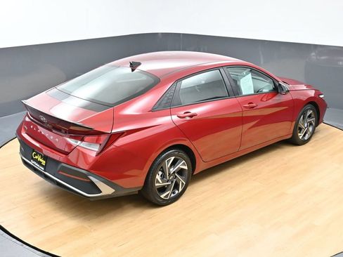 Used 2025 Hyundai Elantra Sport FWD image 40