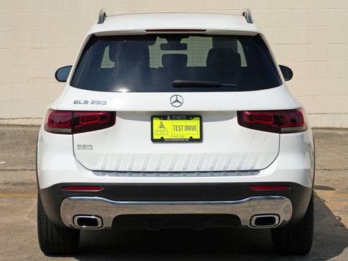Used 2022 Mercedes-Benz GLB 250 w/ Premium Package Lite image 50