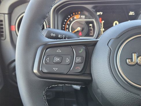 Used 2026 Jeep Wrangler Unlimited Rubicon image 16