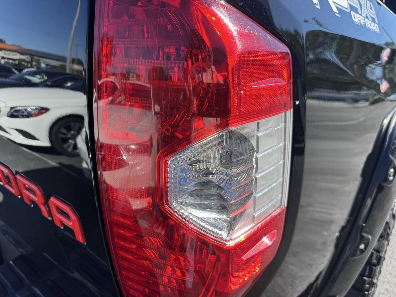 Used 2014 Toyota Tundra Limited w/ Limited Premium Package AWD/4WD image 27