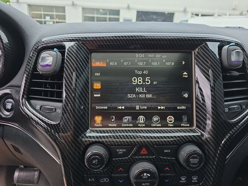 Used 2017 Jeep Grand Cherokee Limited w/ Luxury Group II AWD/4WD image 30