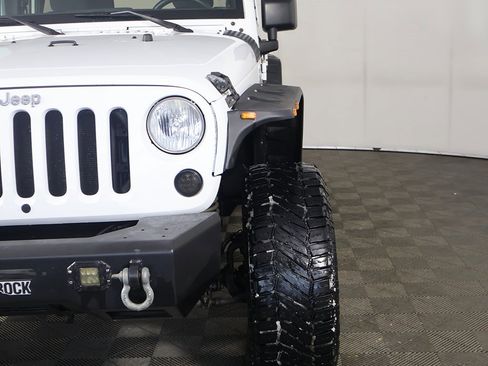 Used 2015 Jeep Wrangler Unlimited Sport w/ Connectivity Group image 9